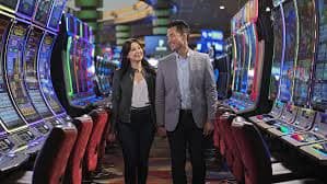 ichancu လောင်းကစား Slots နှင့် Table Games မြန်မာကစားသမား